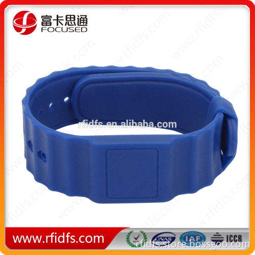 Adjustable new design silicone wristband for men/women/kids